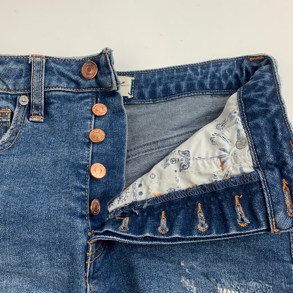 We the Free Denim Jean Shorts Size 25 Free People Distressed Raw Hem pockets - Picture 3 of 14